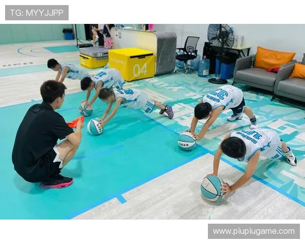 成都篮球队默契配合揭秘：从战术到团队精神的深度解析